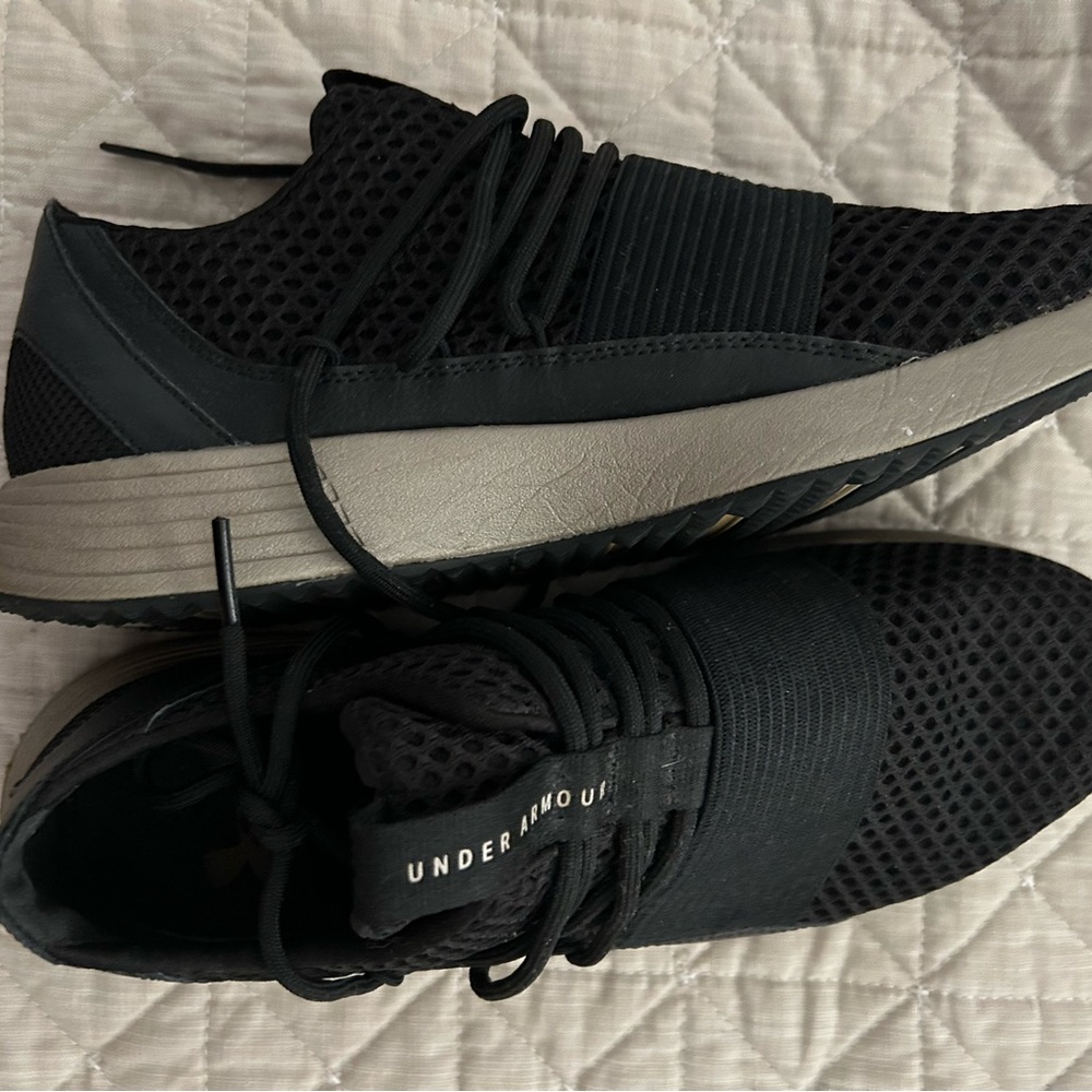 Under armour tennis shoes women